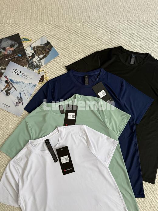 露露Metal Vent Tech 男士运动短袖T恤 商品图4