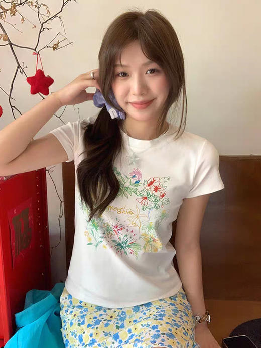 西遇2026夏新款圆领短袖T恤女清新植物花卉印花宽松休闲百搭上衣E0060270 商品图2