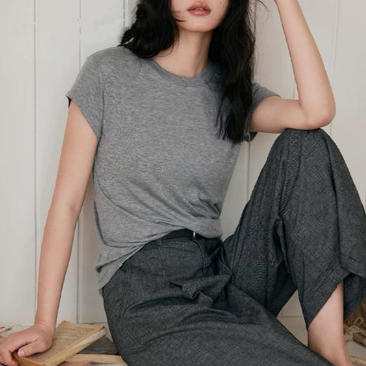 【单拍不发 加购3件到手69.9元】萌咚爱 女款纯色休闲短袖T恤 修身显瘦 8色可选YTM-A63 商品图3