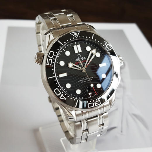 【95新】OMEGA 欧米茄210.30.42.20.01.001天文台认证自动机械机芯日期显示42MM（男款）海马系列精钢260426TJ17 商品图4