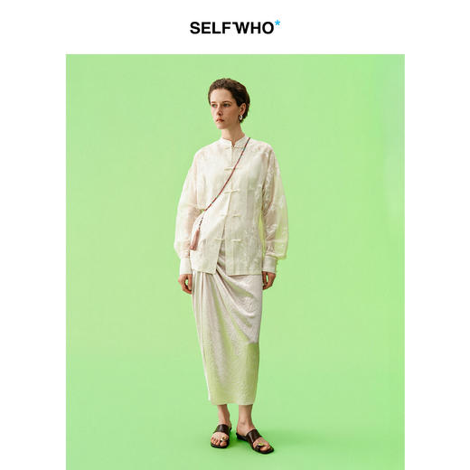 SELFWHO醋酸重工冰裂纹新中式半身裙女2026夏新款压褶装饰直筒裙 商品图2