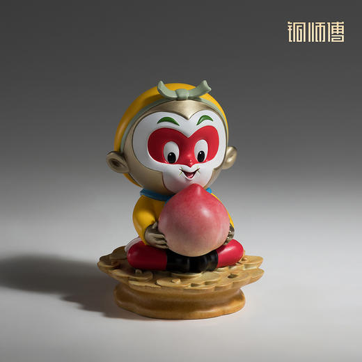 铜师傅《大闹天宫之悟空献桃》正版授权 孙悟空齐天大圣铜摆件 商品图2