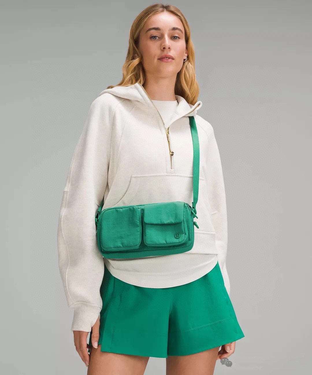 Lulu Multi-Pocket 2.5L多口袋斜挎包