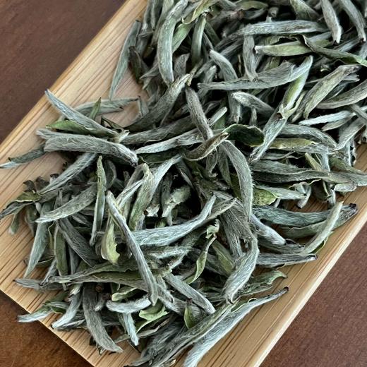 懂茶帝-福鼎白茶2024年特级老树头采白毫银针250g/箱 商品图4