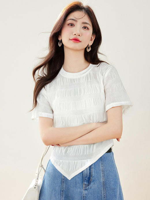 西遇白色褶皱肌理短袖T恤女2026夏季新款圆领不规则下摆气质上衣SS060418 商品图1