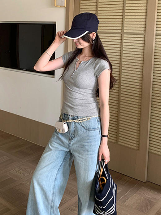 西遇亨利领排扣设计短袖T恤女2026年夏季新款正肩修身显瘦上衣SS060413 商品图3
