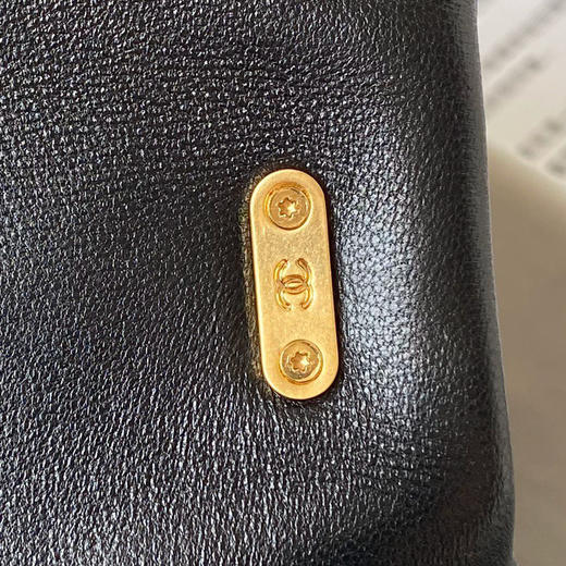 春季特惠💰1050 原单香奈儿 春夏系列24P珍珠链条 mini AS4384 珍珠链条搭配整体的黑金配色更优雅 商品图6
