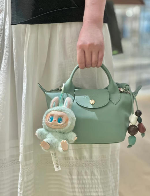 珑骧新宠串珠牛皮饺子包 商品图3