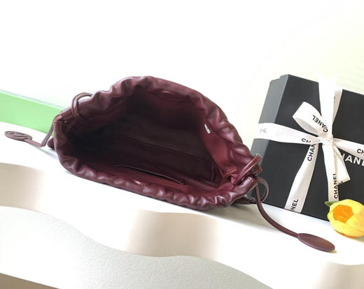 春季特惠💰1060 原单香奈儿 26s福袋菱格抽绳水桶包AS5227 商品图7