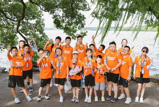 【双城记·上海+杭州6天5晚研学营】“游”+“学”结合:探访上海交大+浙大；嗨翻迪士尼，城堡焰火闪耀；夜游璀璨黄浦江，领略海派文化魅力；参观海航博物馆、游览西湖、宋城… 商品图6