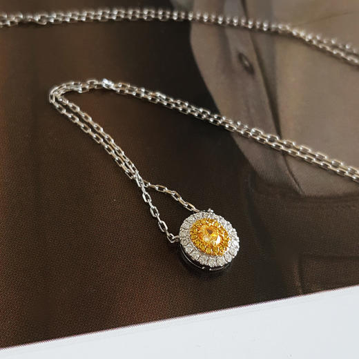 【天然正品】AU750白金简约时尚0.165克拉群镶钻石吊坠项链 链长：45CM（长度可调节） 210426NJS10 商品图2