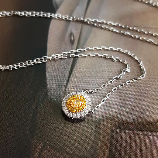 【天然正品】AU750白金简约时尚0.165克拉群镶钻石吊坠项链 链长：45CM（长度可调节） 210426NJS10 商品图3
