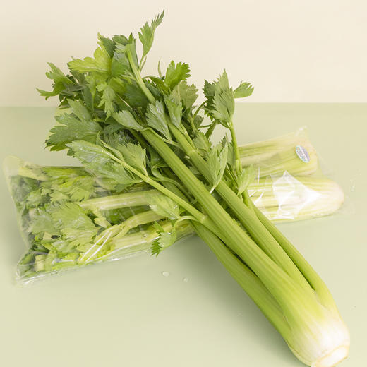 沈佳农 有机西芹 400g 商品图0