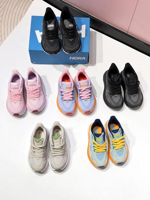 HOKA 新一代克利夫顿9 儿童跑步鞋 商品图0