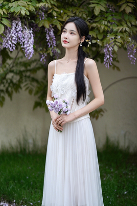 逸红颜明月优选 #「花息」和纸纱花朵吊带，纸的轻盈，纱的柔韧，花的呼吸
