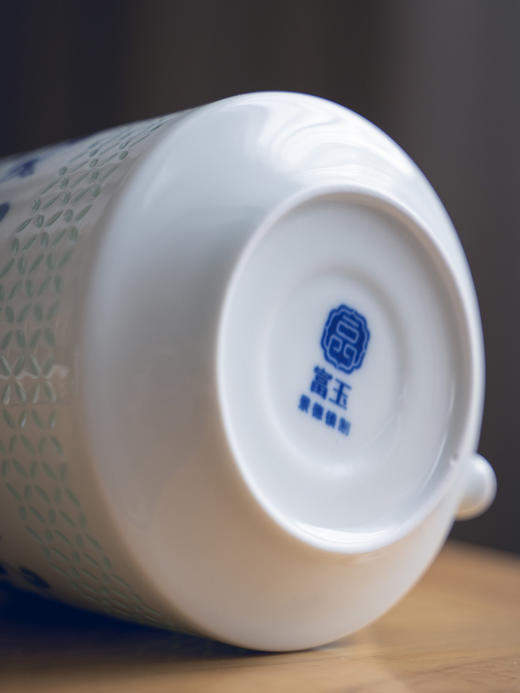 富玉 |  富玉陶瓷景德镇玲珑瓷茶杯高端个人专用办公室泡茶过滤茶水分离杯 商品图3