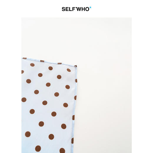 SELFWHO100%桑蚕丝波点晴空蓝无边印花丝巾女2026夏新款真丝配饰 商品图4