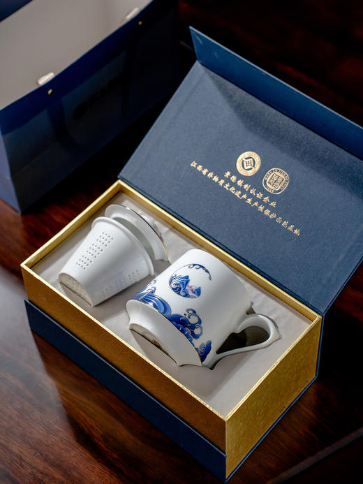 富玉 丨 富玉陶瓷景德镇茶杯个人专用高档过滤茶水分离男士办公杯 鱼跃龙门茶漏杯 商品图2