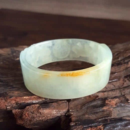 【天然正品】A货翡翠 天然贵妃细腻无裂61.5号冰种飘黄雕双貔貅抱财翡翠手镯 030526TJ14 商品图3