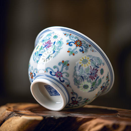 富玉窑 丨景德镇手工青花斗彩团菊玲珑主人杯盖碗茶具套组 商品图3