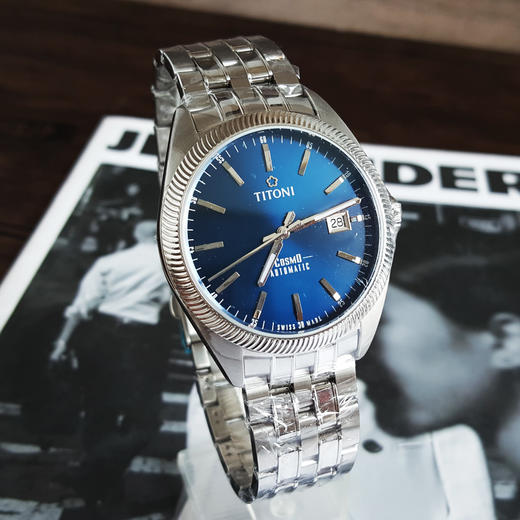 【全新】TITONI 梅花878 S-612自动机械机芯日期显示蓝面41MM（男款）Cosmo 宇宙系列精钢170426NJ82 商品图3