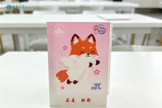 武大珞珈小狐狸换装亚克力笔筒 商品图5