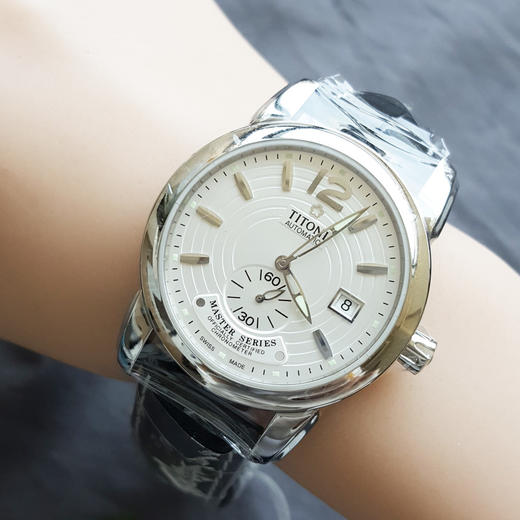 【全新】TITONI 梅花83688 S-ST-297天文台认证自动机械机芯日期显示40MM（男款）Master Series 大师系列精钢/皮带170426NJ34 商品图9