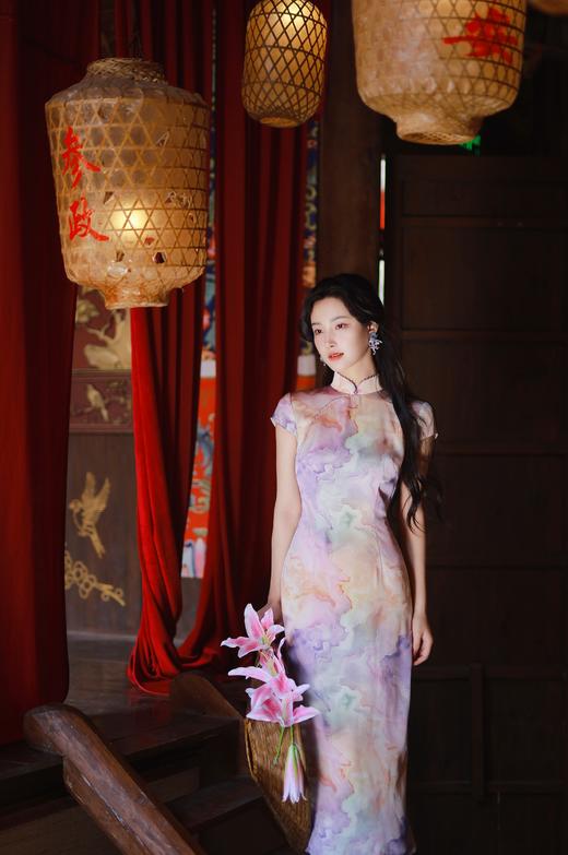 逸红颜明月优选｜『晴雾朵玫』仿醋酸水彩晕染旗袍｜手工钉珠·远看气韵近看匠心🌸 商品图6