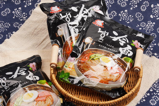 😍筋道爽滑，酸辣鲜甜🥰咸辣适中💰19.9到手4袋❗【小麦冷面】🍜超劲道的面条，冰冰凉的汤底😋 ✅优质小麦制面，筋道 Q 弹😘酸甜冷面汁裹面，冰爽解腻。  商品图8