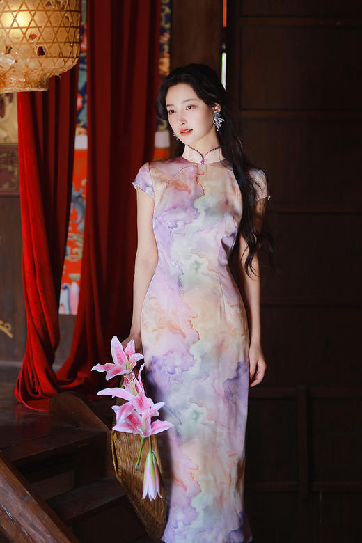 逸红颜明月优选｜『晴雾朵玫』仿醋酸水彩晕染旗袍｜手工钉珠·远看气韵近看匠心🌸 商品图0