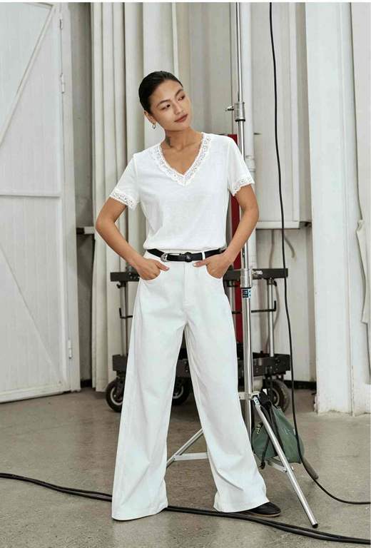 莱赛尔雪花棉感V领蕾丝花边短袖T恤 商品图0