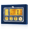 【FIFA官方纪念套装 含10mg足金镀金 稀缺高品质】世界杯官方纪念套装(1金+4章) 商品缩略图1