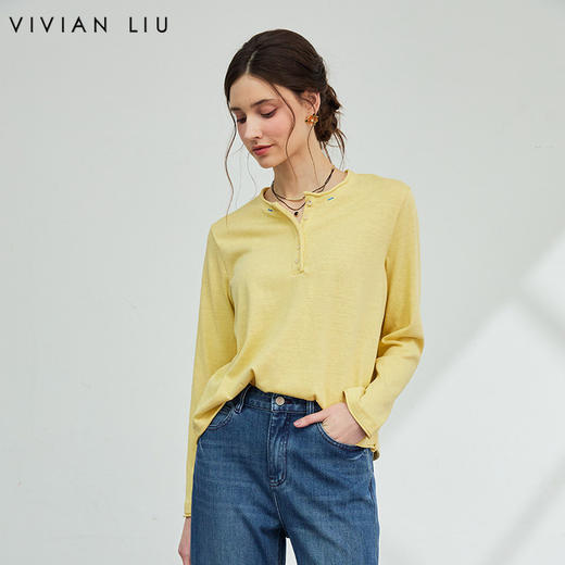 VIVIAN LIU薇薇安刘D2627305 春季女装新款圆领系扣针织长袖衫 商品图0