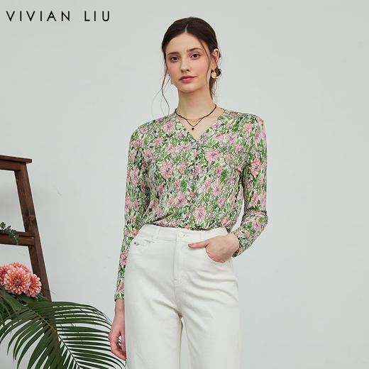 VIVIAN LIU薇薇安刘D2627302 春新款100%蚕丝V领七分袖印花打底衫 商品图0