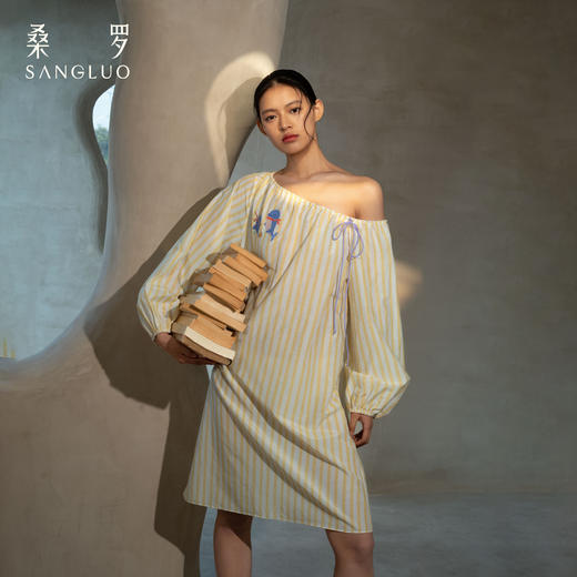 微笑豚豚』桑罗江豚印花桑蚕丝睡裙女长袖家居服可外穿2026新款 商品图2