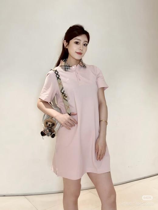 BUR26女士版型格纹衣领棉质 Polo 衫
连衣裙 商品图13