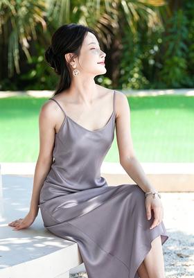 逸红颜明月优选 #「栖云」醋酸吊带裙 · 100%醋酸类真丝光泽垂坠 | V领可调节细肩带 高腰A字大摆 梨形友好