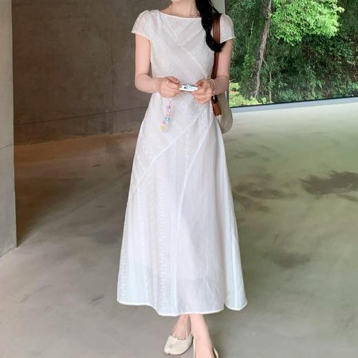 【AVANN白色栀子连衣裙3234】含莱赛尔轻盈面料，显瘦斜裁设计，精致刺绣，藏肉小飞袖 商品图1