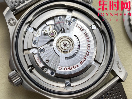 全新升级 匠心传承 欧米茄OMEGA VS海马300米系列 VS无暇赴死 邦德007-无暇赴死 全钛V4版 丹东8806一体机 男士腕表 表径42mm 商品图10