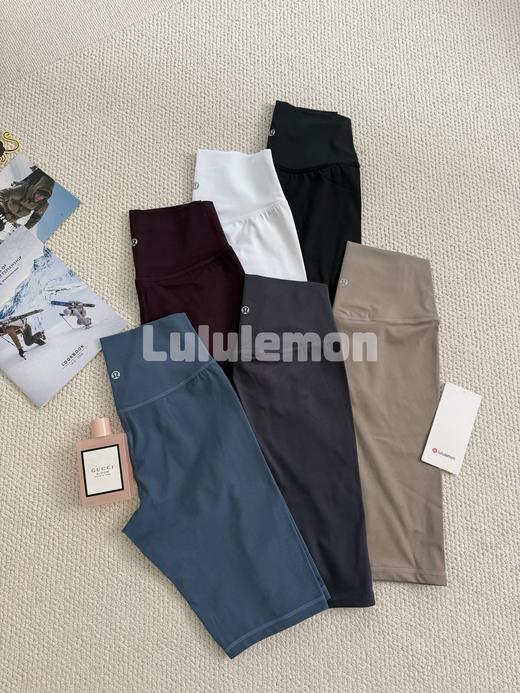 露露Align™ 女士运动高腰紧身短裤 商品图3
