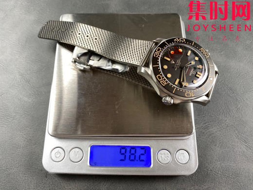 全新升级 匠心传承 欧米茄OMEGA VS海马300米系列 VS无暇赴死 邦德007-无暇赴死 全钛V4版 丹东8806一体机 男士腕表 表径42mm 商品图8