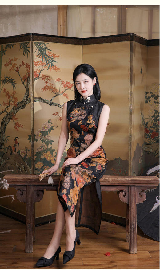 逸红颜《昭芃》26年夏新款鎏金花影刺绣花瓣领香云纱新中式旗袍女 商品图1
