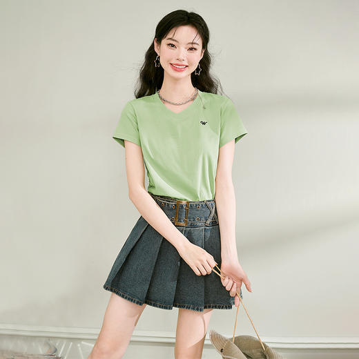休闲字母刺绣短袖T恤女夏季新款V领褶皱时尚女上衣LCH39244 商品图2