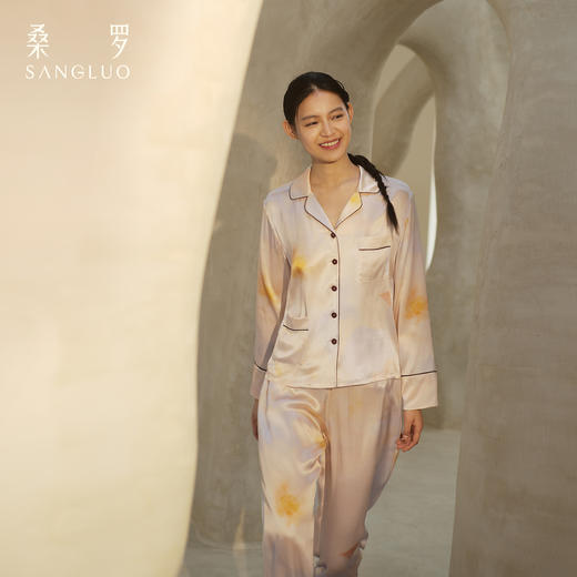 雾月花影』桑罗翻领晕染印花真丝睡衣套装100%桑蚕丝女2026年新款 商品图1