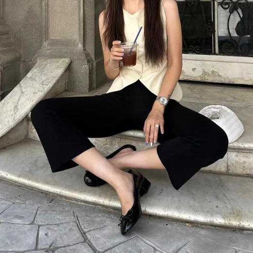 八分微喇小黑裤，极简老钱风穿搭的精髓，显瘦不压腿长 商品图1