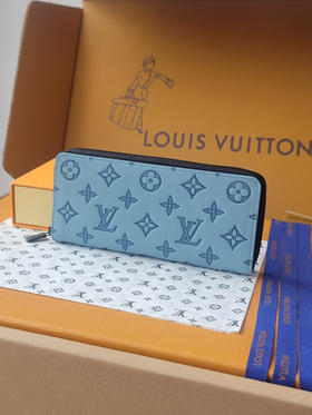 春夏特惠💰460 原单LV 长款钱夹M14784冰蓝