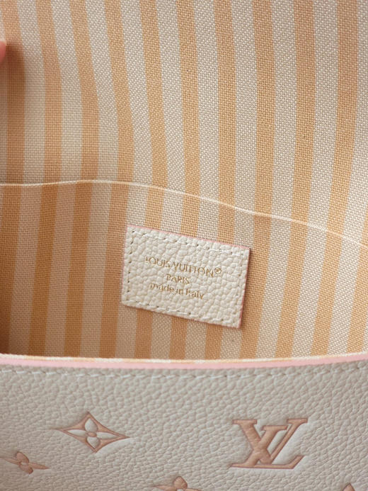 春夏特惠💰660 原单LV POCHETTE FELICIE 手袋 M15968新色 优雅小巧 商品图7