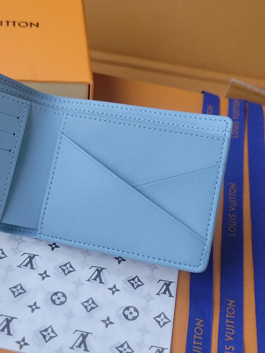 春夏特惠💰370 原单LV 短款钱夹M14802冰蓝 商品图5