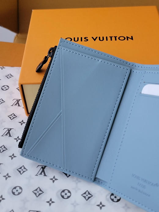 春夏特惠💰420 原单LV 短款钱夹M14793冰蓝 商品图7
