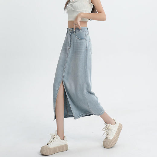 西遇冰丝垂感牛仔半裙女2026夏季新款浅蓝高腰显瘦开叉天丝中长裙SS060477 商品图2